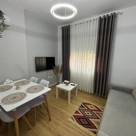 Beratinus Apartment In Berat Center Eksteriør bilde