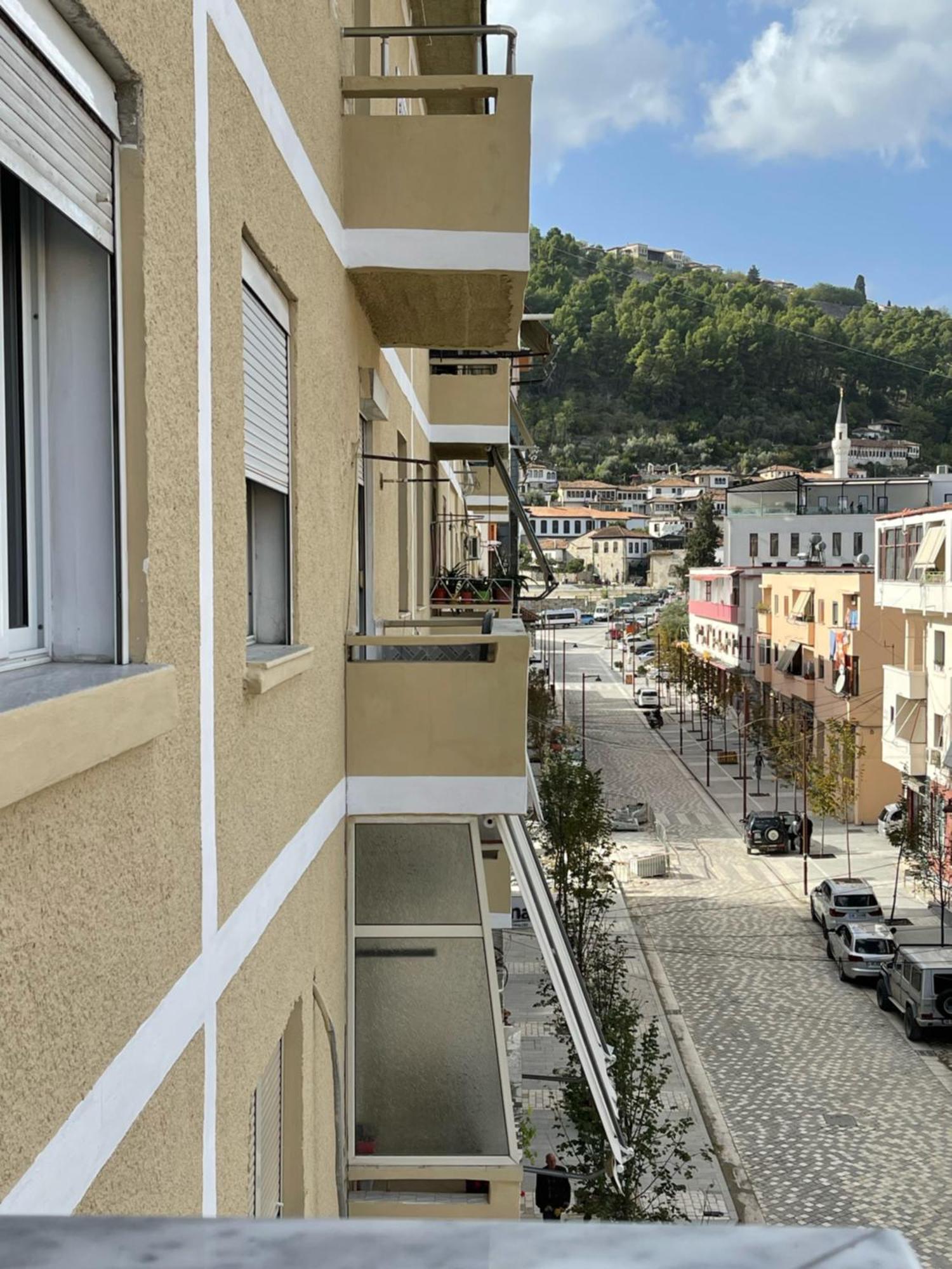 Beratinus Apartment In Berat Center Eksteriør bilde